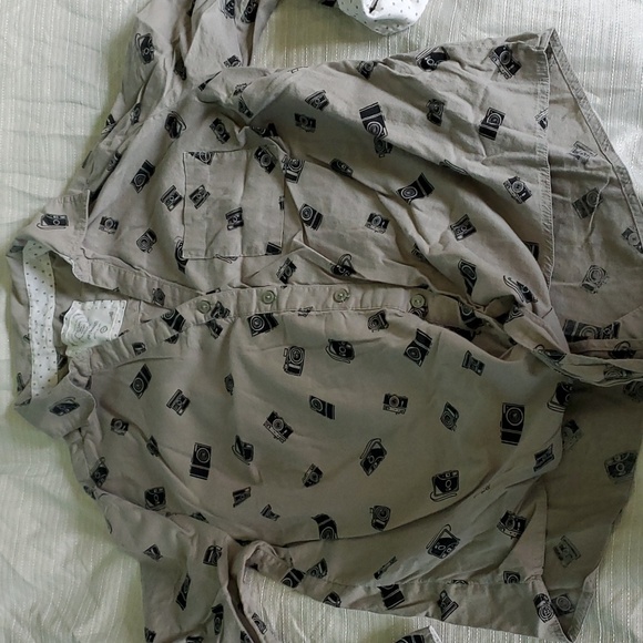 Tie Front Button Down Camera Shirt Blouse - Picture 2 of 11